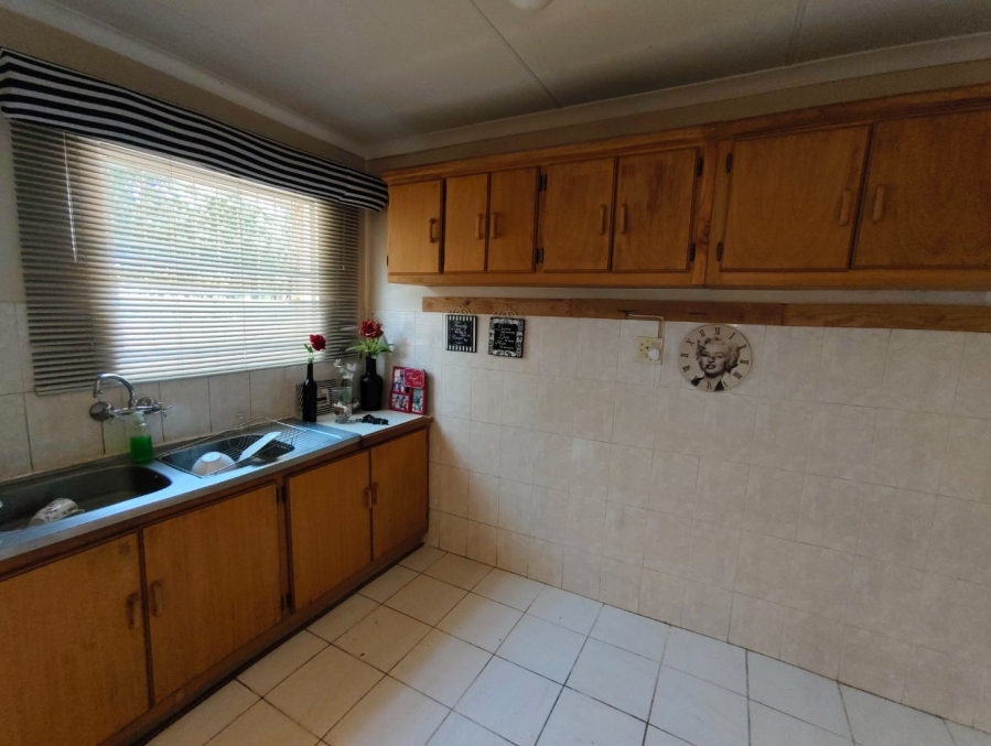 To Let 3 Bedroom Property for Rent in Uitsig Free State